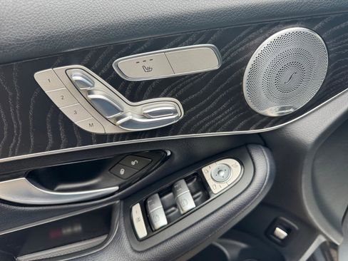 Used 2018 Mercedes-Benz GLC 300 4MATIC image 19