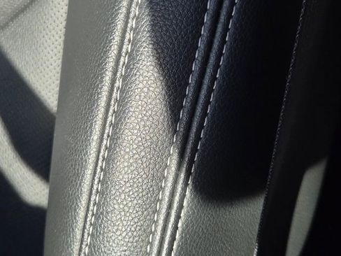 Used 2022 Genesis GV70 2.5T w/ Select Package image 15