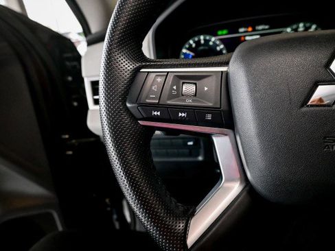 Used 2024 Mitsubishi Outlander SEL Black Edition image 36