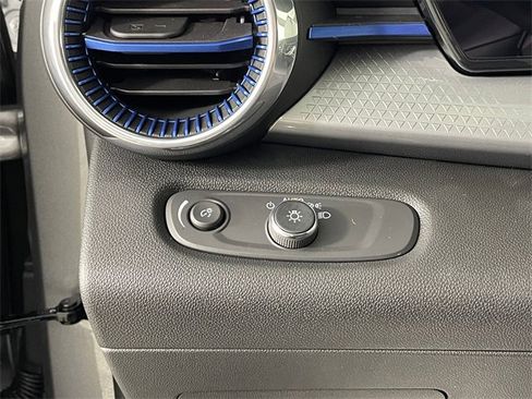 New 2026 Chevrolet Trax LT w/ LT Convenience Package image 12