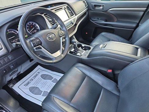 Certified 2019 Toyota Highlander Limited image 12