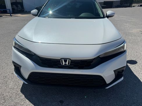 Used 2024 Honda Civic EX-L image 4