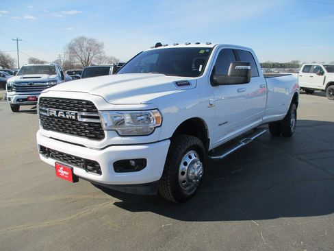 Used 2024 RAM 3500 Big Horn w/ Sport Appearance Package image 11