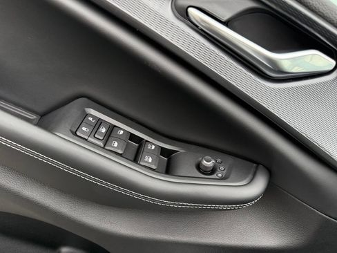 New 2025 Jeep Grand Cherokee Altitude image 11