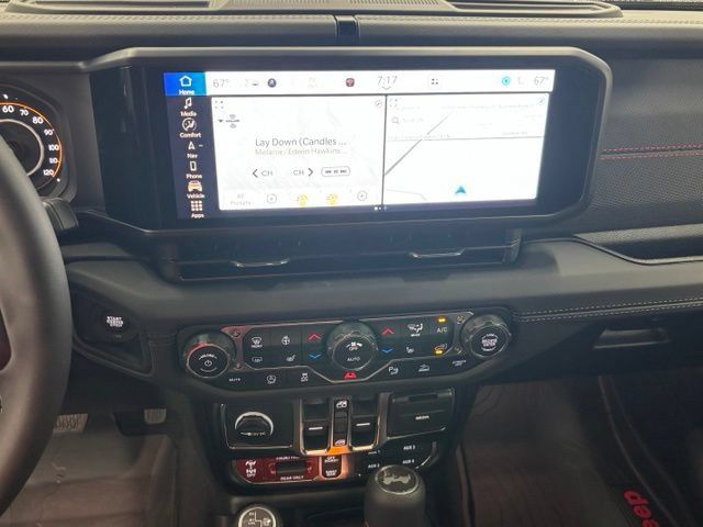 Used 2026 Jeep Wrangler Unlimited Rubicon AWD/4WD image 30