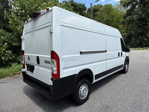 Used 2025 RAM ProMaster 2500 w/ Convenience Group FWD image 8