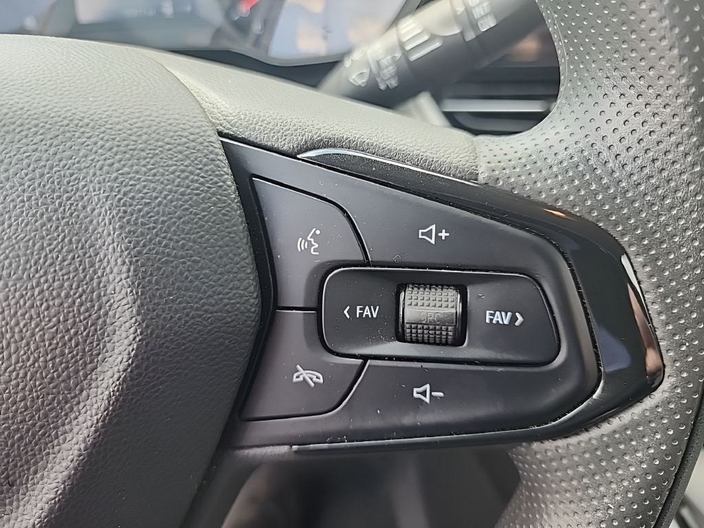 Used 2024 Chevrolet Trax LS w/ LS Convenience Package FWD image 13