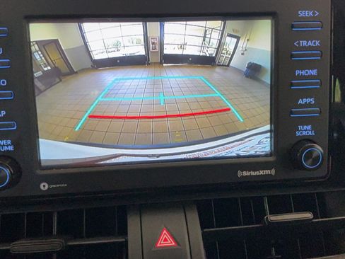 Used 2020 Toyota RAV4 LE AWD/4WD image 12