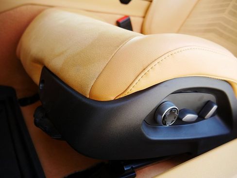 Used 2022 Chevrolet Corvette Stingray Premium Conv w/ Z51 Performance Package RWD image 12