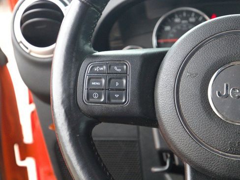 Used 2013 Jeep Wrangler Unlimited Sahara w/ Connectivity Group AWD/4WD image 17