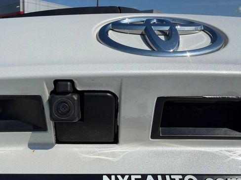 Used 2024 Toyota Highlander XLE AWD/4WD image 56