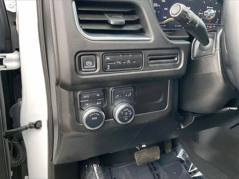 Used 2024 GMC Yukon XL SLT image 26