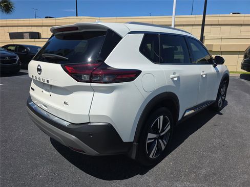 Used 2021 Nissan Rogue SL w/ Premium Package FWD image 3