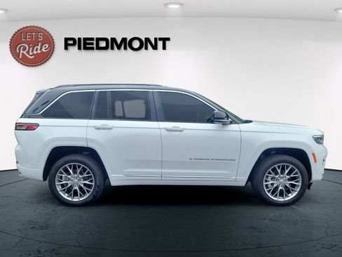 Used 2025 Jeep Grand Cherokee Summit AWD/4WD image 4
