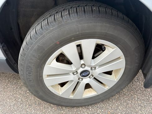 Used 2019 Subaru Outback 2.5i AWD/4WD image 5