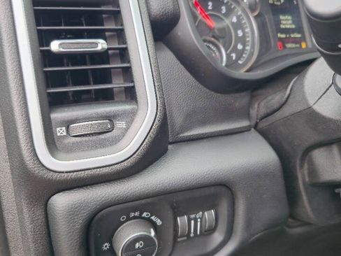Used 2019 RAM 2500 Big Horn AWD/4WD image 9