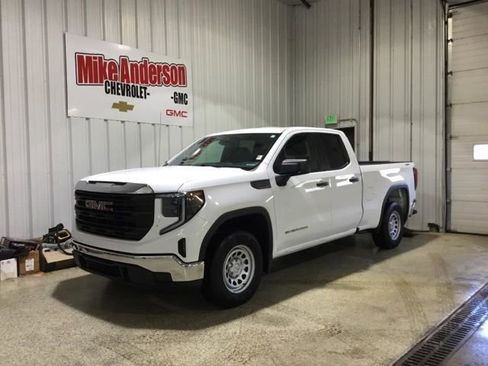 Used 2022 GMC Sierra 1500 Pro w/ Convenience Package AWD/4WD image 1