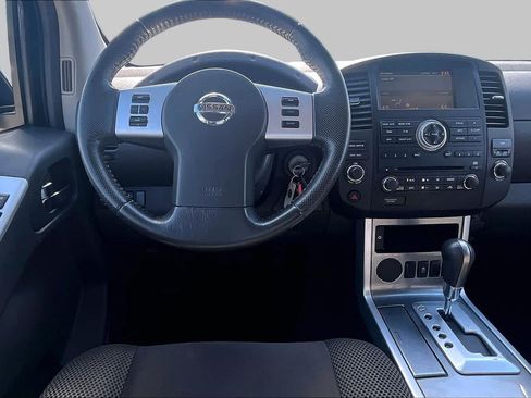 Used 2012 Nissan Pathfinder SV RWD image 5