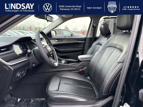 Used 2023 Jeep Grand Cherokee L Limited w/ Luxury Tech Group II image 9