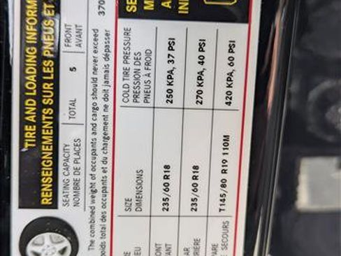 Used 2025 Mercedes-Benz GLC 300 4MATIC image 17