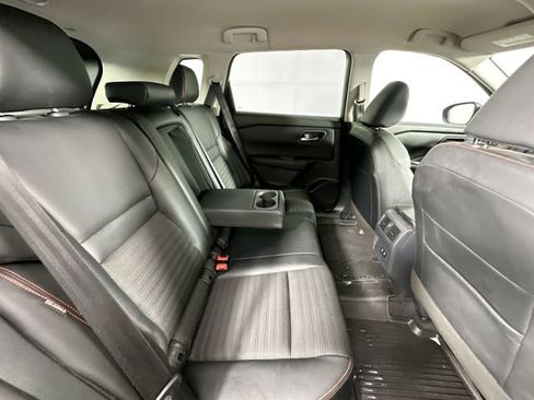 Used 2025 Nissan Rogue SV AWD/4WD image 26