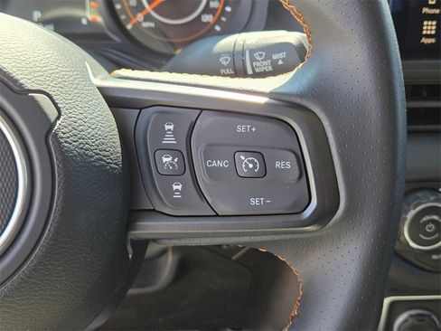 Used 2024 Jeep Gladiator Mojave image 26