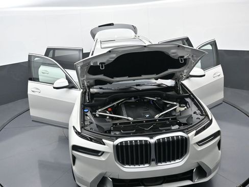 Used 2025 BMW X7 xDrive40i image 40