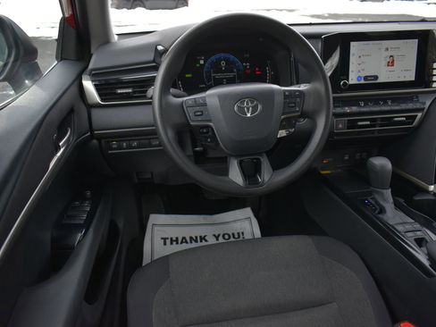 Used 2025 Toyota Camry LE image 17