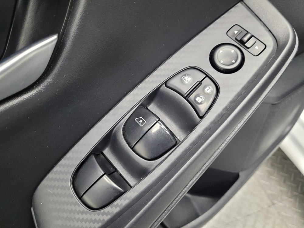 Used 2025 Nissan Sentra SV FWD image 27