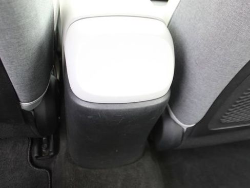 Used 2021 Hyundai Elantra Limited FWD image 28