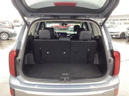 Used 2025 Kia Telluride S image 8