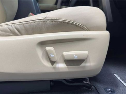 Used 2015 Toyota 4Runner Limited image 12