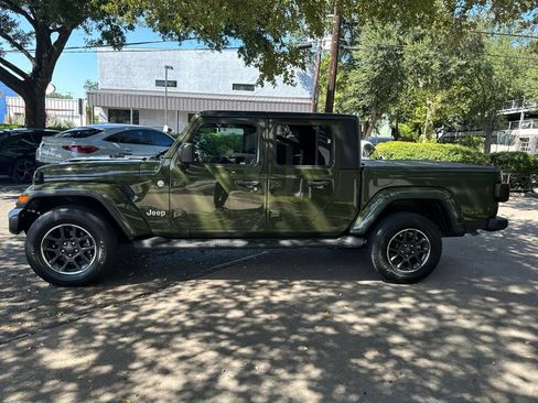 Used 2021 Jeep Gladiator Overland w/ Popular Equipment Package AWD/4WD image 3
