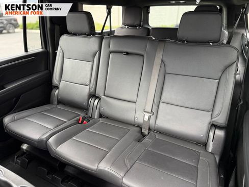 Used 2025 Chevrolet Suburban Z71 AWD/4WD image 36