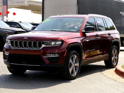 Used 2023 Jeep Grand Cherokee Limited w/ Luxury Tech Group II image 7