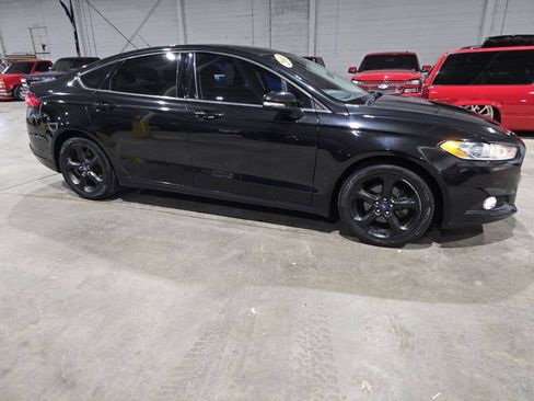 Used 2013 Ford Fusion SE FWD image 16
