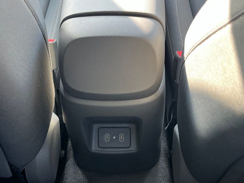 Used 2025 Hyundai Elantra SEL FWD image 18