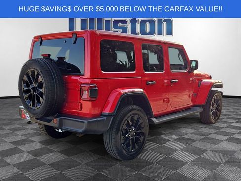 Used 2025 Jeep Wrangler Unlimited Sahara AWD/4WD image 4