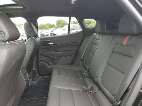 Certified 2024 Chevrolet Trax RS w/ Sunroof Package FWD image 28