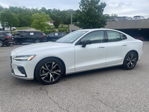 Used 2025 Volvo S60 B5 Plus AWD/4WD image 4