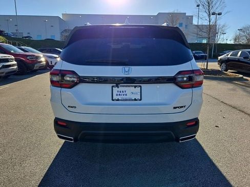 New 2025 Honda Pilot Sport image 5