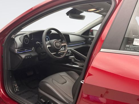 Used 2023 Hyundai Elantra Limited FWD image 10