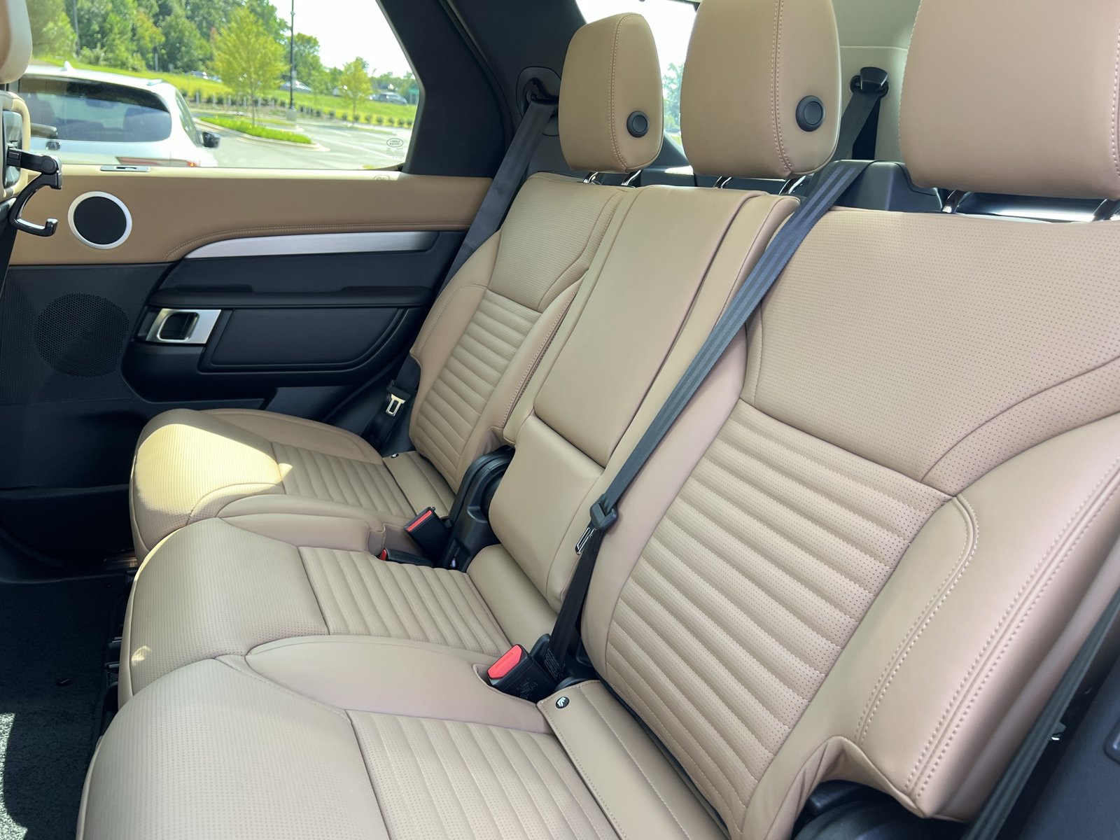 New 2026 Land Rover Discovery Limited Edition AWD/4WD image 5