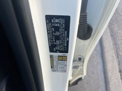 Used 2025 Kia Sportage LX image 29