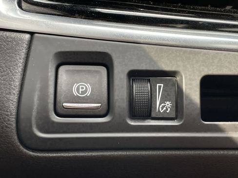 Certified 2025 Cadillac XT6 Premium Luxury AWD/4WD image 32