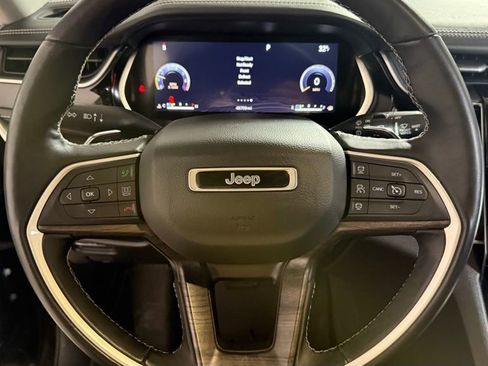 Certified 2022 Jeep Grand Cherokee L Limited w/ Luxury Tech Group II image 19