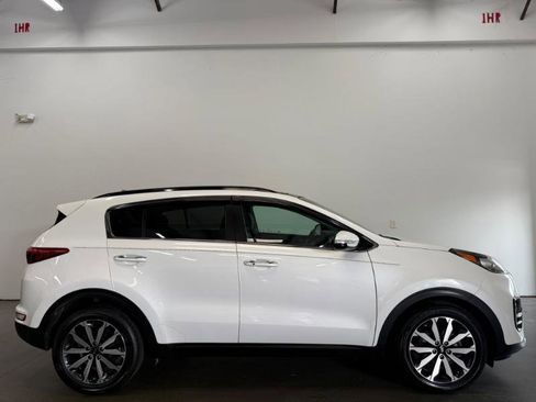 Used 2018 Kia Sportage EX w/ EX Premium Package image 2
