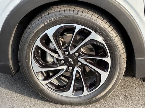 Used 2022 Chevrolet Bolt EUV Premier w/ Super Cruise Package image 30