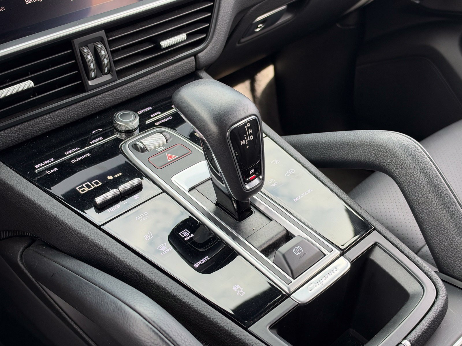 Certified 2023 Porsche Cayenne AWD/4WD image 33