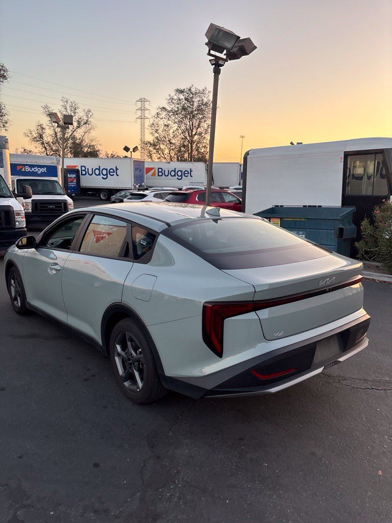 Used 2025 Kia K4 FWD image 5